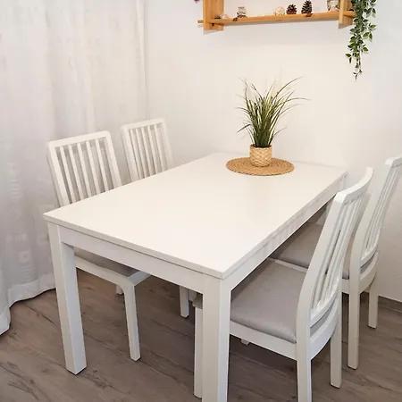 Sonnige - Wenige Meter Zum アパート